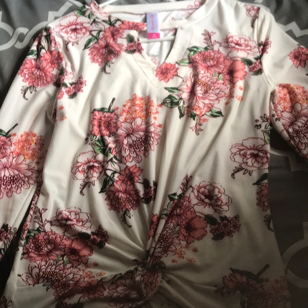 Floral knot front shirt